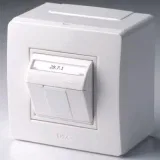 ДКС Коробка в сборе с 1 розеткой RJ45, кат.5е (телефон / компьютер), белая 10665 DKC