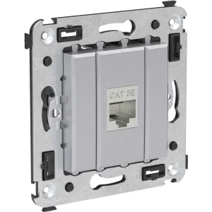 ДКС Компьютерная розетка RJ-45 без шторки в стену, кат.5e одинарная экранированная, Avanti, закаленная сталь 4404763 DKC ДКС Компьютерная розетка RJ-45 без шторки в стену, кат.5e одинарная экранированная, Avanti, закаленная сталь 4404763 DKC