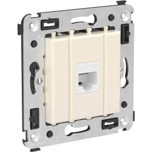 ДКС Компьютерная розетка RJ-45 без шторки в стену, кат.5е одинарная, Avanti, ванильная дымка 4405663 DKC ДКС Компьютерная розетка RJ-45 без шторки в стену, кат.5е одинарная, Avanti, ванильная дымка 4405663 DKC