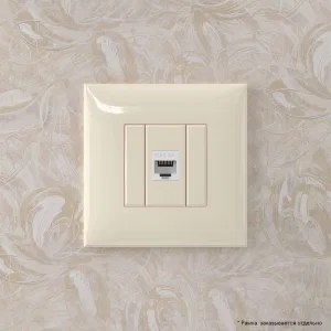 ДКС Компьютерная розетка RJ-45 без шторки в стену, кат.6А одинарная, Avanti, ванильная дымка 4405673 DKC ДКС Компьютерная розетка RJ-45 без шторки в стену, кат.6А одинарная, Avanti, ванильная дымка 4405673 DKC