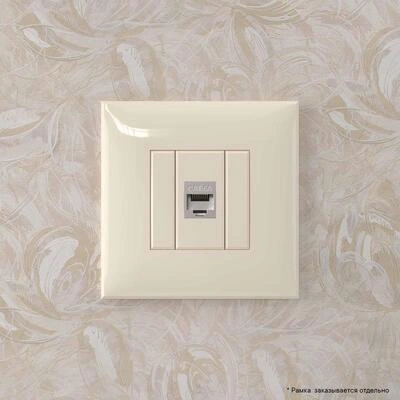 ДКС Компьютерная розетка RJ-45 без шторки в стену, кат.6A одинарная экранированная, Avanti, ванильная дымка 4405773 DKC ДКС Компьютерная розетка RJ-45 без шторки в стену, кат.6A одинарная экранированная, Avanti, ванильная дымка 4405773 DKC
