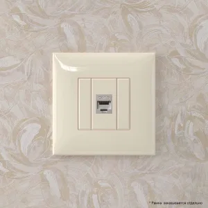 ДКС Компьютерная розетка RJ-45 без шторки в стену, кат.6 одинарная экранированная, Avanti, ванильная дымка 4405793 DKC ДКС Компьютерная розетка RJ-45 без шторки в стену, кат.6 одинарная экранированная, Avanti, ванильная дымка 4405793 DKC