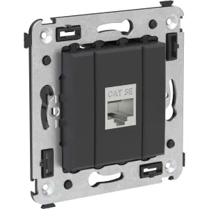 ДКС Компьютерная розетка RJ-45 без шторки в стену, кат.5e одинарная экранированная, Avanti, черный матовый 4412763 DKC ДКС Компьютерная розетка RJ-45 без шторки в стену, кат.5e одинарная экранированная, Avanti, черный матовый 4412763 DKC